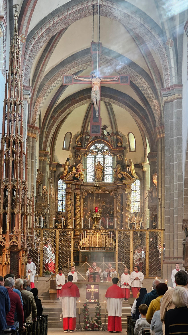 Hochamt zum Hochfest "Kreuzerhöhung" im Dom zu Fritzlar